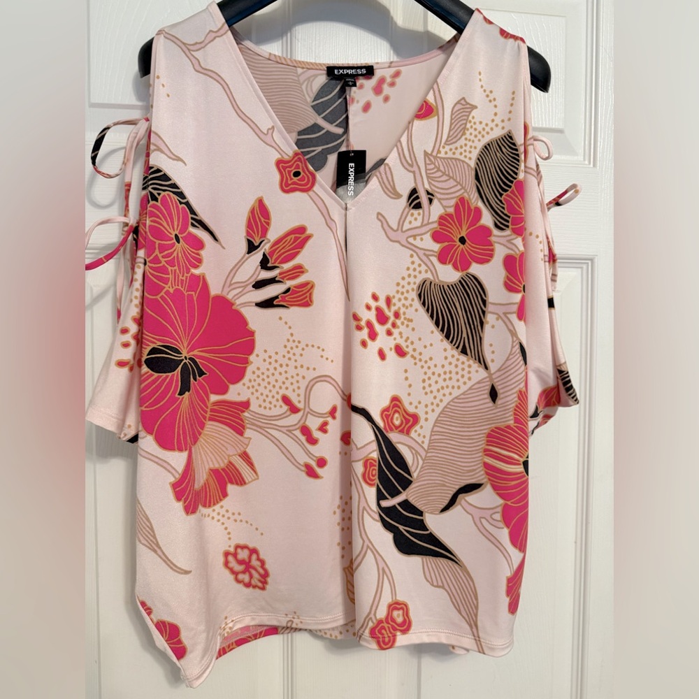 Express Silky Pink Graphic Cold Shoulder Tp